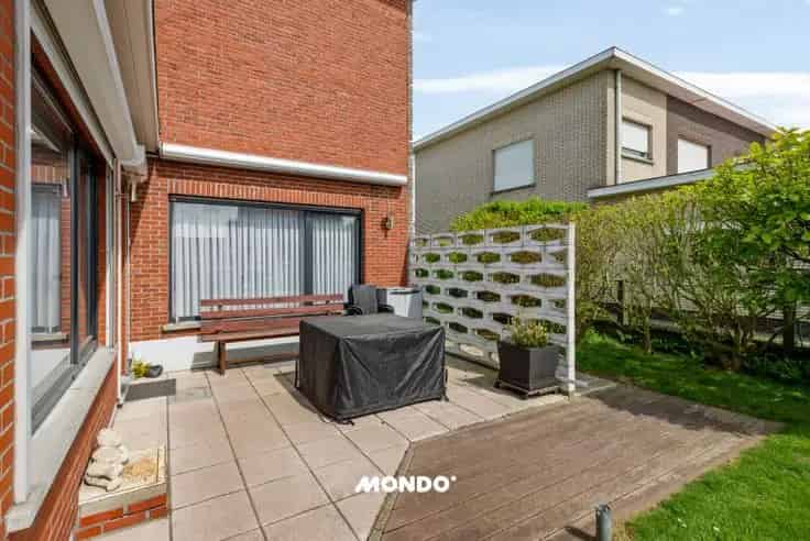 Huis Te Koop Willebroek: Halfopen Bebouwing met 3 slaapkamers en 2 garages