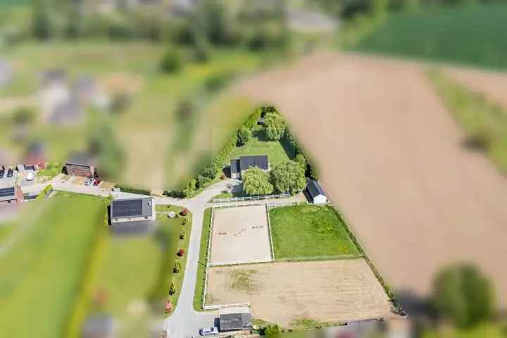 Villa te koop Berloz: Charmante Eigendom met Panoramisch Uitzicht