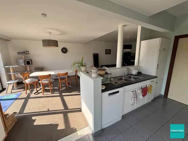 Gelijkvloers Appartement met Ruime Tuin te Koop
