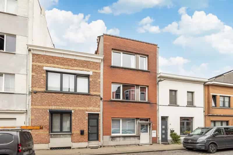 Huis te koop: Ruime 4-slaapkamer woning met tuin
