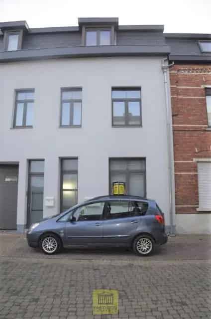 Gelijkvloers appartement met terras te koop