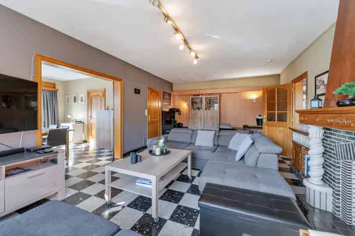 Huis te koop Merelbeke: Renovatieproject 6 BTW