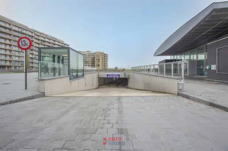 Garage te Koop Nieuwpoort Ruime Garage Parking 2