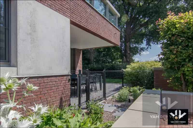 Luxueus Appartement Genk 3 slaapkamers Tuin 2 staanplaatsen