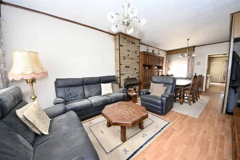 Te renoveren woning 2 3 slaapkamers tuin