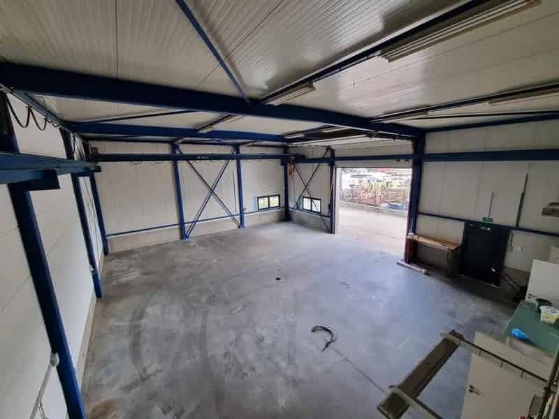 Industrieel Gebouw Magazijn Kantoorruimte 400m²