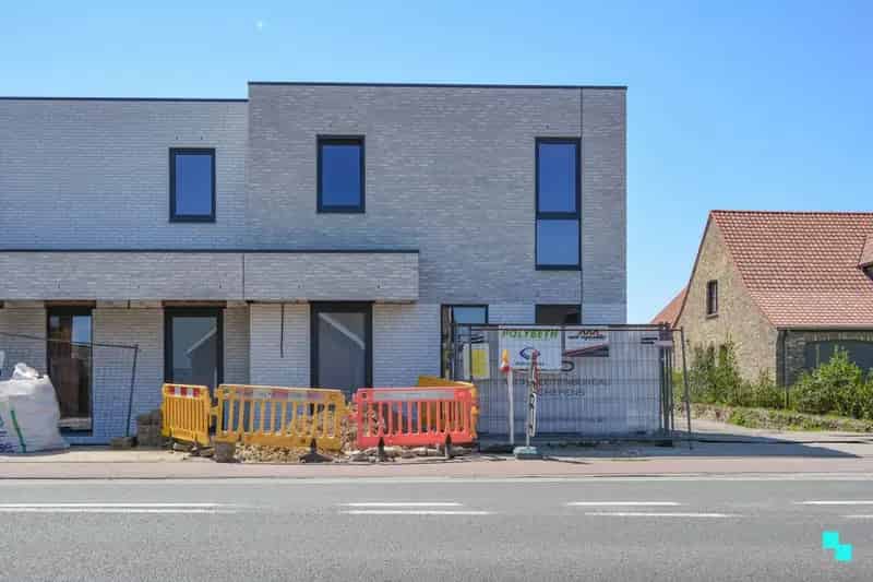 Halfopen Nieuwbouwwoning Sleihage Carport