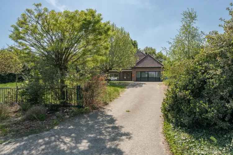 Tuindersbedrijf met Woonhuis Serres en Bedrijfsloods 2ha56a77