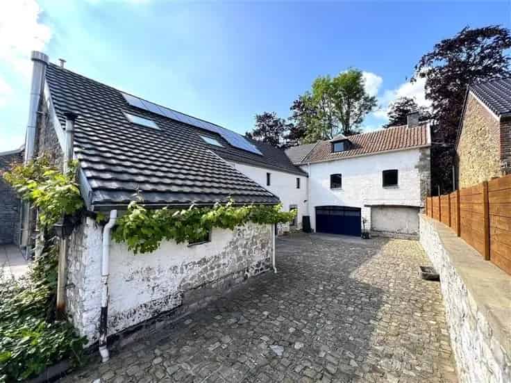Huis Te Koop Villa 480m2 Petit-Waret Nabij E42