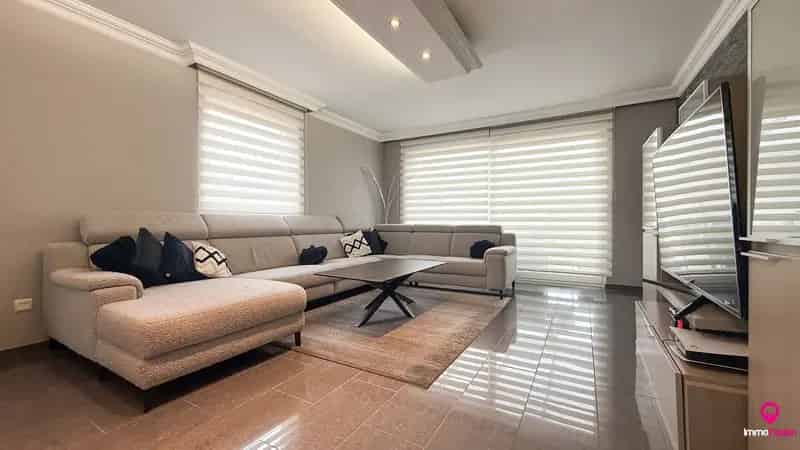 Instapklare woning met 3 slpks, tuin en garage in Lillo!