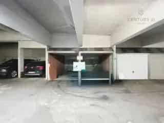 Garagebox te Koop Ukkel Twee Parkeerplaatsen Beveiligd