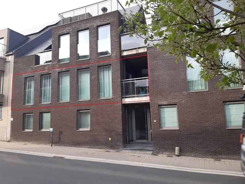 Appartement te koop: 91m², 2 slaapkamers, mega-kelder