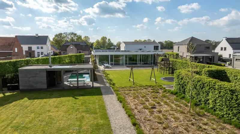 Luxe Villa te Koop Dessel: Zwembad Wellness Kantoor 3 Slaapkamers