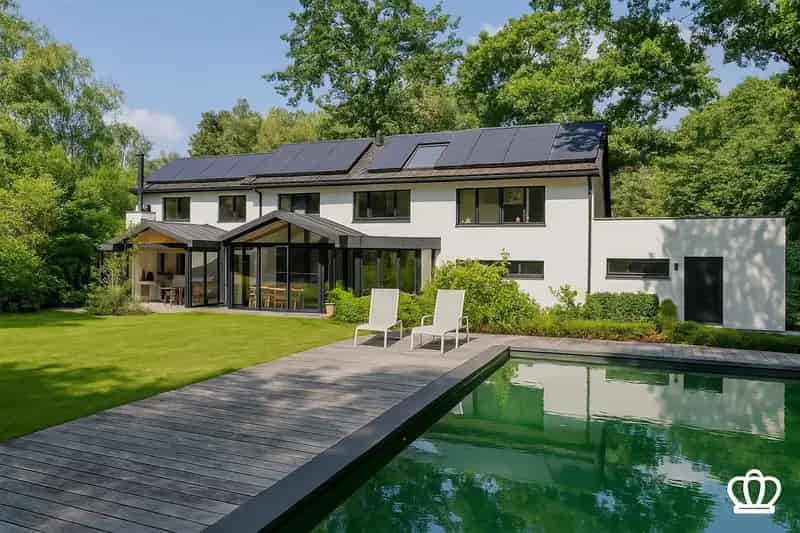 Moderne gerenoveerde villa te Kapellenbos met zwembad