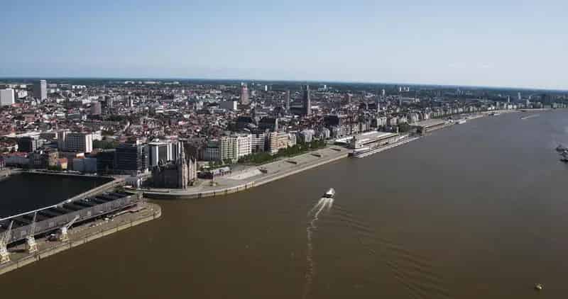 Antwerpen Schelde: Luxe Appartementen met Panoramisch Uitzicht