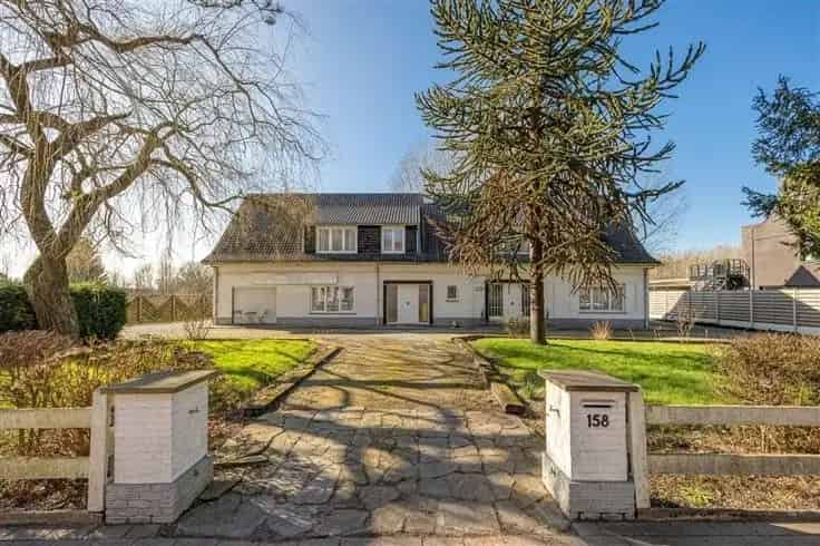 Villa te Koop 3552m2 met Zwembad Netevallei