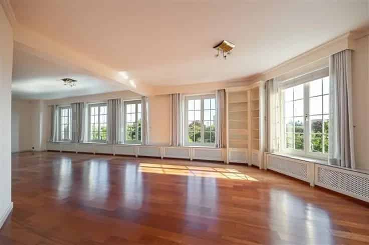 Stadspark Appartement Te Koop: Luxe Hoekappartement met Uitzicht