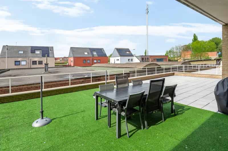 Appartement te huur Volledig gerenoveerd met ruim terras en garage