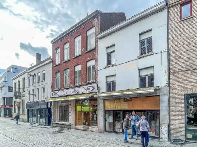 Zeer gunstig gelegen projectgebouw (538m²) te centrum Halle!