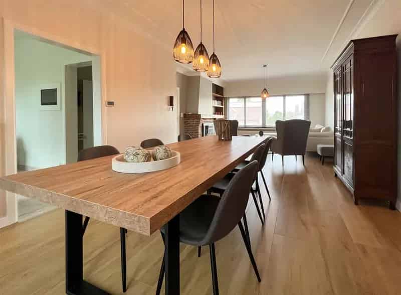 Ruime Bel Etage Woning Te Sint Niklaas