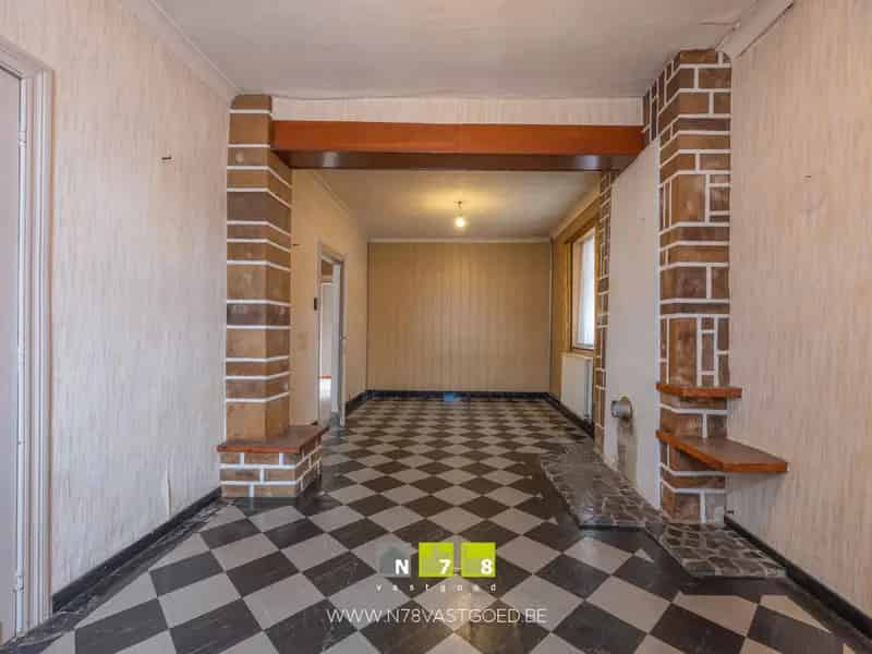 Half vrijstaande woning te Lanklaar met 4 slaapkamers