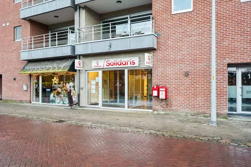 Handelspand Kantoorruimte Buggenhout Centrale Ligging