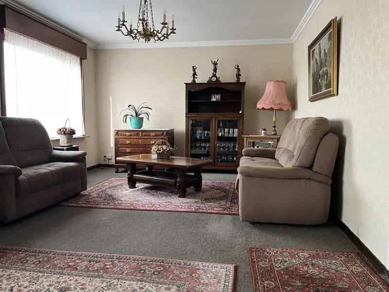 Huis te huur met bijgebouw 185m² en serre