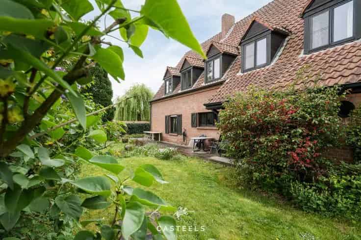 Te renoveren villa Laarne 800m²