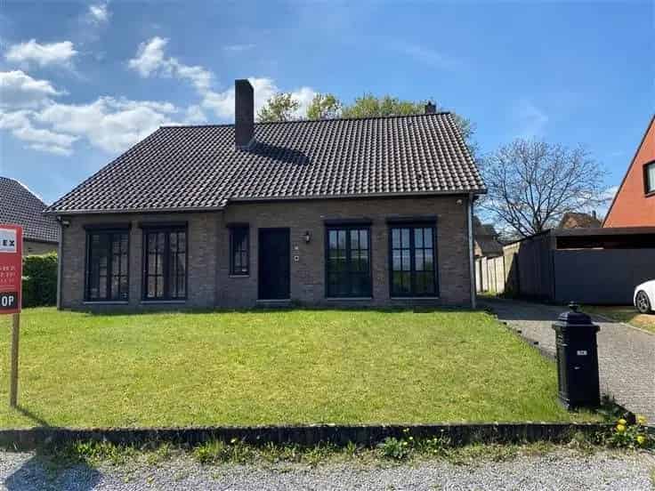 Villa Te Koop Opglabbeek: Ruime Woning met Grote Tuin