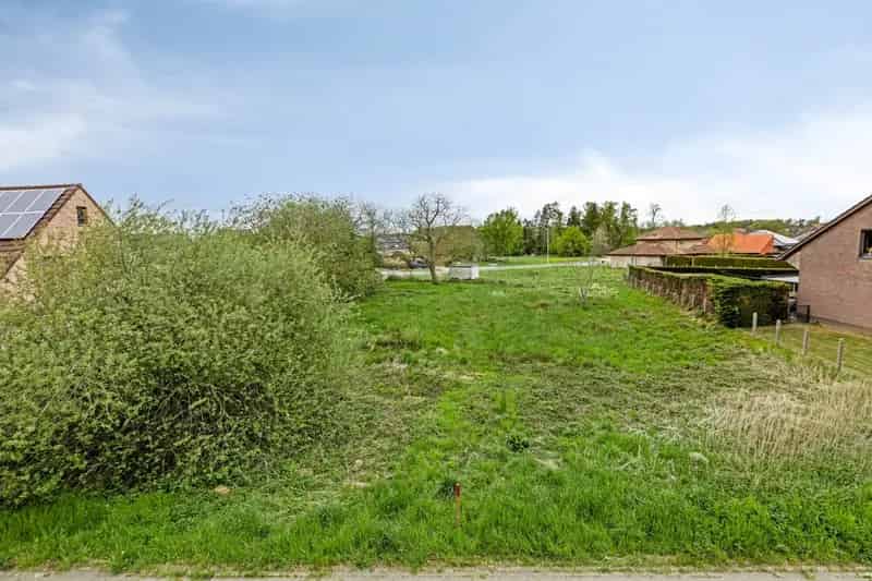 Prachtig perceel bouwgrond voor open bebouwing in Waanrode met een opp van 8a 18ca