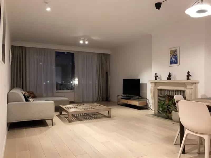 Luxueus 3 Slaapkamer Appartement te Koop Europese Wijk