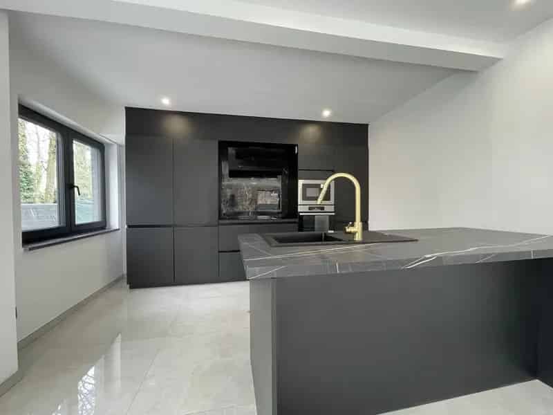 Gerenoveerde woning 3 slaapkamers zolder