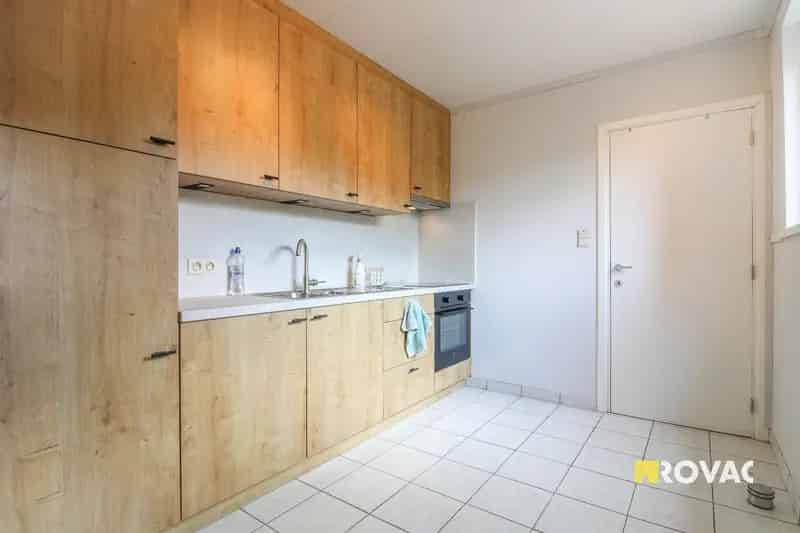 Vrijstaande woning landelijk gelegen met weide