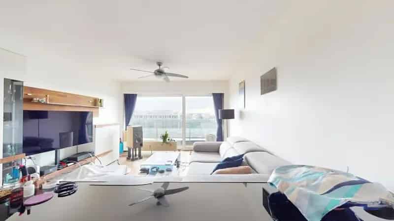 
                                                                    Appartement
                                                                             te koop te Evere
                                                                