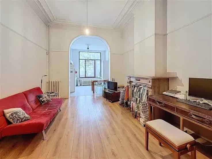 Appartement te Koop Schaarbeek 1 Slaapkamer Nabij Winkels