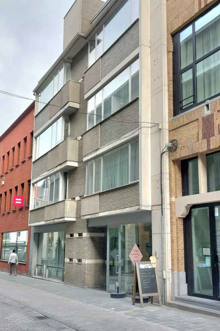 Appartement te koop gerenoveerd 2 slaapkamers