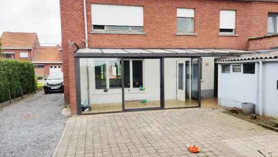 Grote hoekwoning met 4 slaapkamers te Mooslede