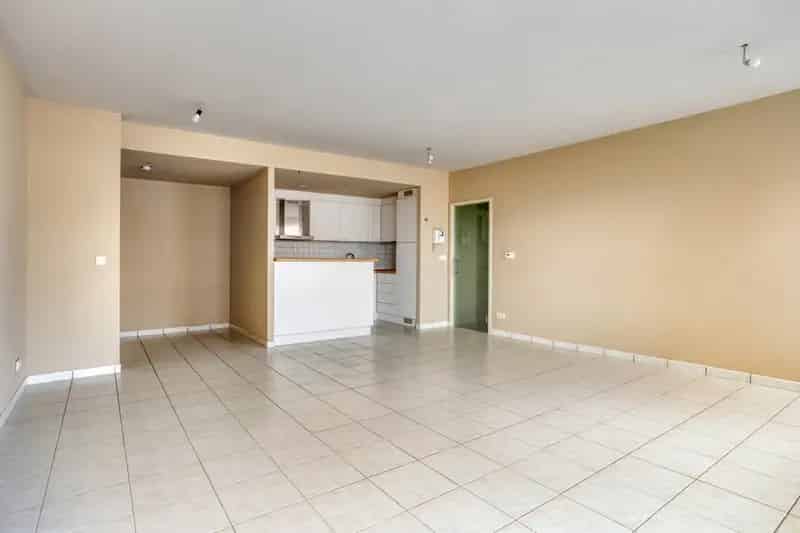 Appartement te koop Halle: 2 slaapkamers, staanplaats en kelder