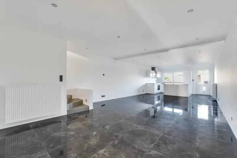 Gerenoveerde woning 4 slaapkamers garage