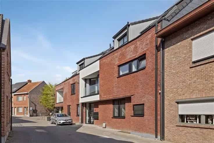 Gelijkvloersappartement te koop 87m² met terras en tuintje