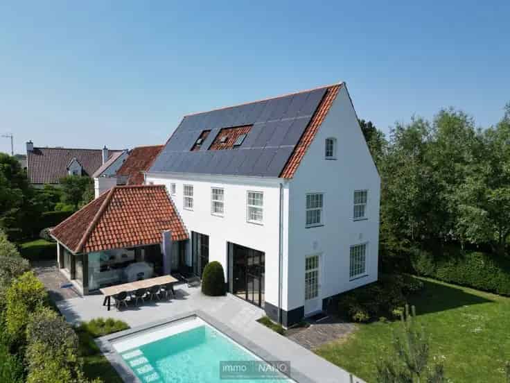 Villa Te Koop Knokke: 5 slaapkamers, zwembad, grote tuin