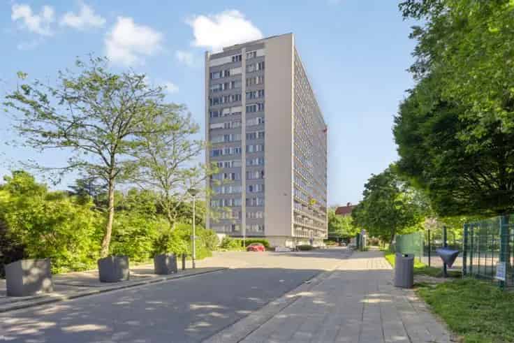 Appartement te koop Antwerpen - Lichtrijk met Terras 13e Verdieping