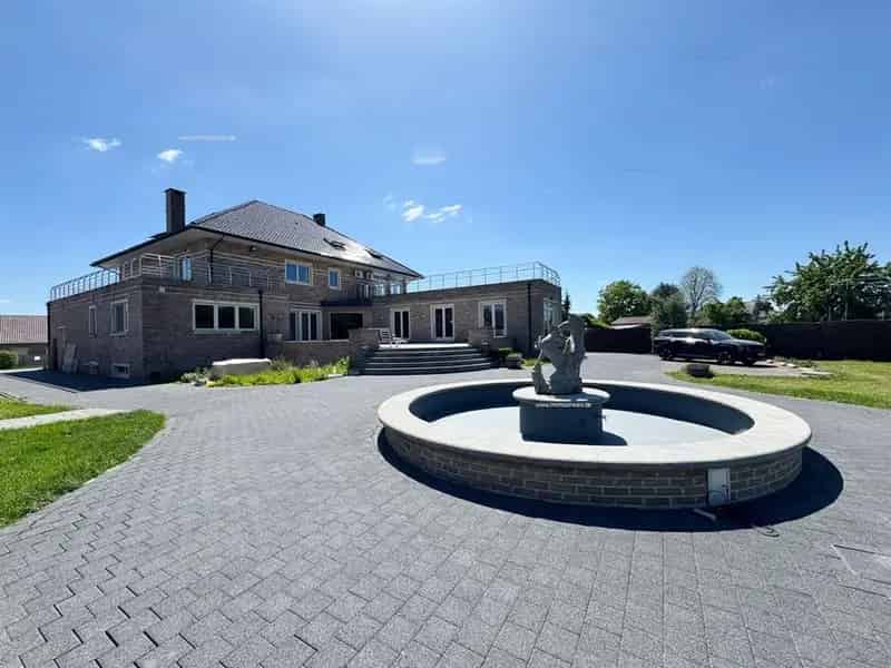 Villa te koop Hasselt 9 slaapkamers grote tuin