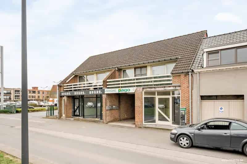 Opbrengsteigendom 2 Appartementen 2 Handelsruimtes Waregem