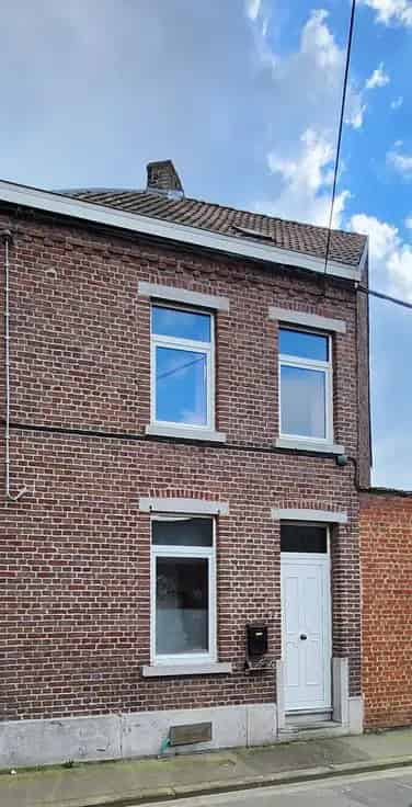 Huis Te Koop: 3 slaapkamers, tuin, nabij centrum