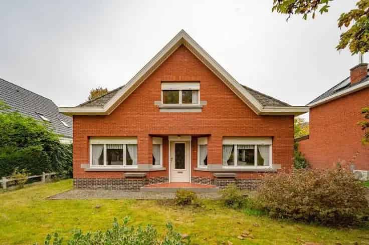 Huis Te Koop Open Bebouwing Met Tuin En Garage
