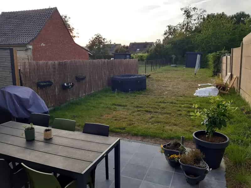 Huis te huur: Lichtrijke gerenoveerde halfopen bebouwing