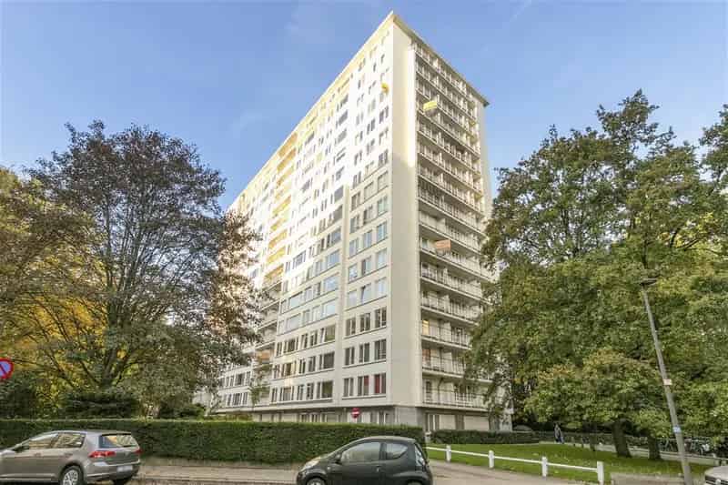 Overdekte parkeerplaats te huur in Berchem