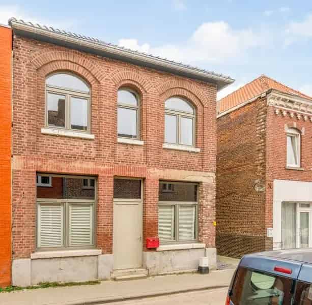 Handelsruimte met Woonappartement Wommersom Centrum