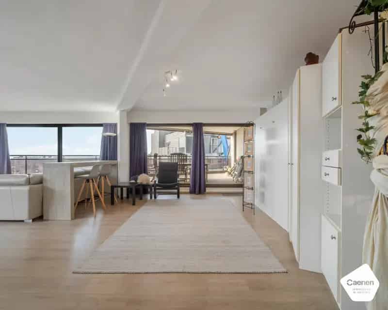 Appartement te huur Zeedijk: Instapklaar 1 slaapkamer, ruim terras, zeezicht